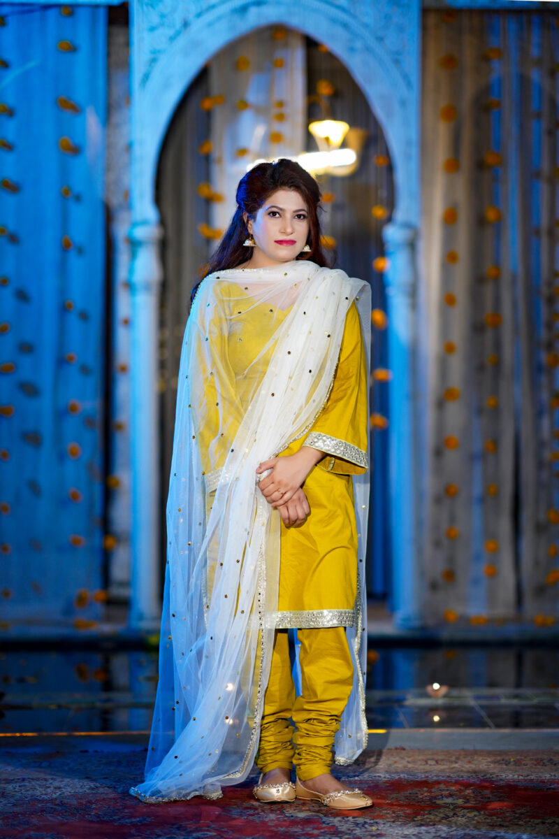 Khushbu-e-Tareekh