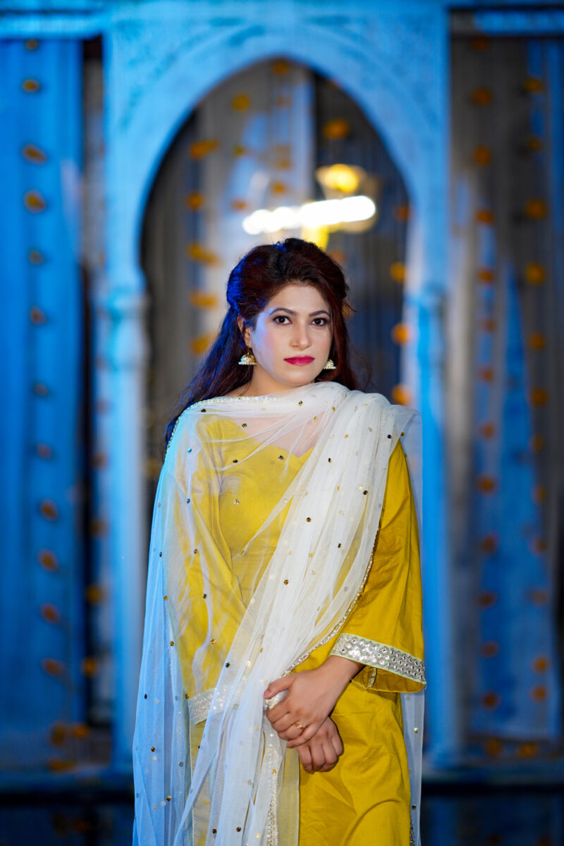 Khushbu-e-Tareekh